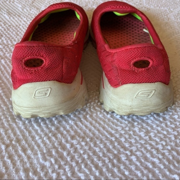 Sketchers GoGa Mat Pink Slip On Sneakers - Picture 4 of 7